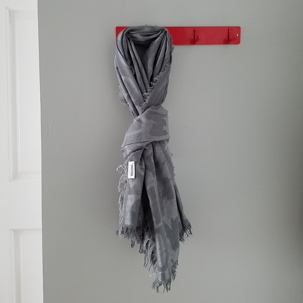 MOSCHINO logo lettering light scarf gray